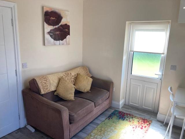 MeadowView Apt B -2 mins walk Carrigaline town -sleeps 4 - 2 Adults and 2 Kids Apartment in County Cork
