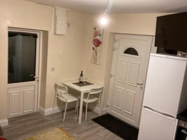 MeadowView Apt B -2 mins walk Carrigaline town -sleeps 4 - 2 Adults and 2 Kids Apartment in County Cork