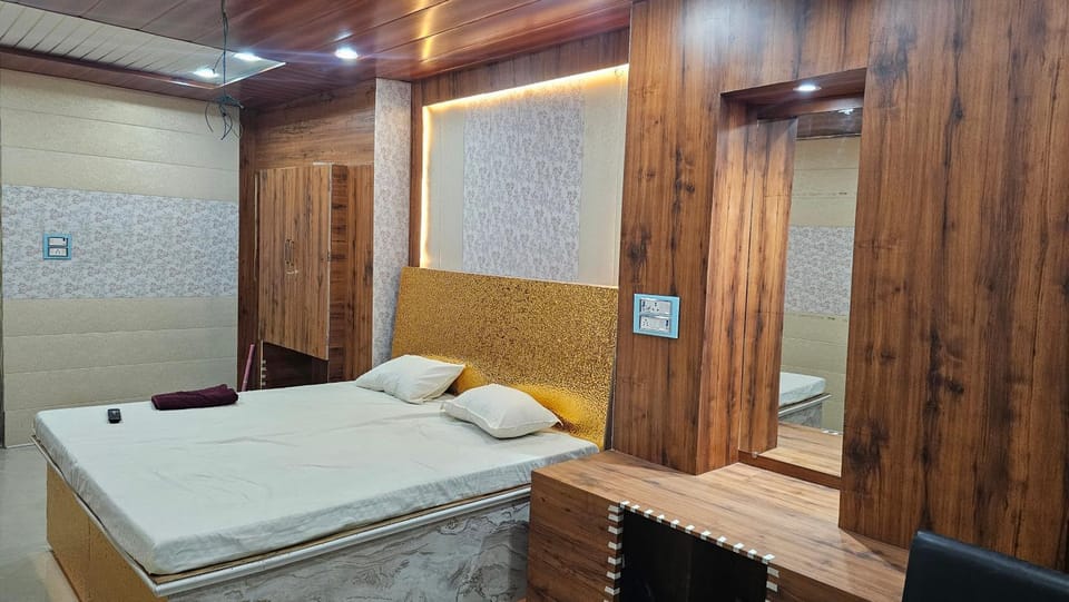 Yatri room Vacation rental in Varanasi