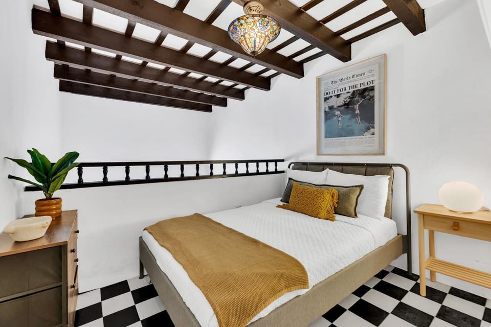 Bed, Bedroom