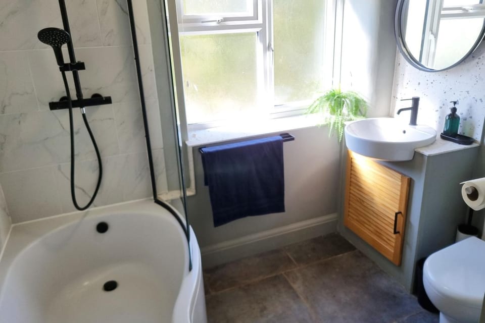 Toilet, Bathroom, Bath