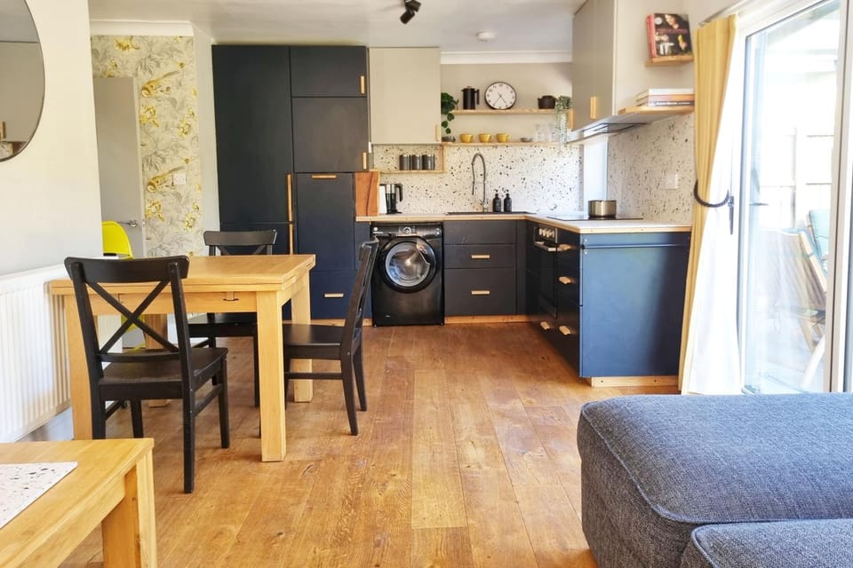 Living room, Seating area, Dining area, dishwasher
