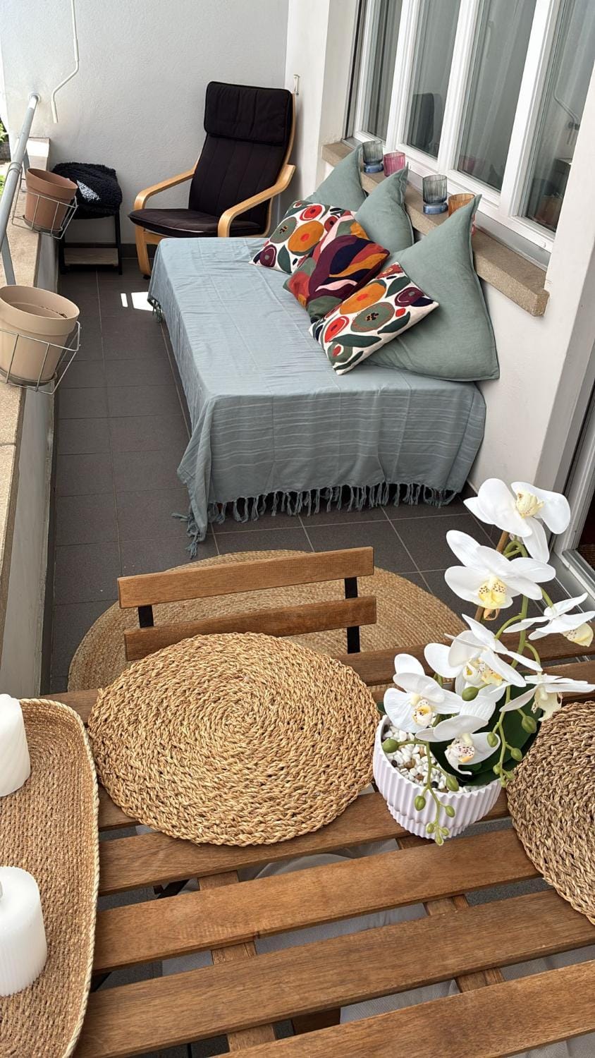 Quiet Champel-Terrasse getaway, 2 minutes from CEVA Apartment in Geneva