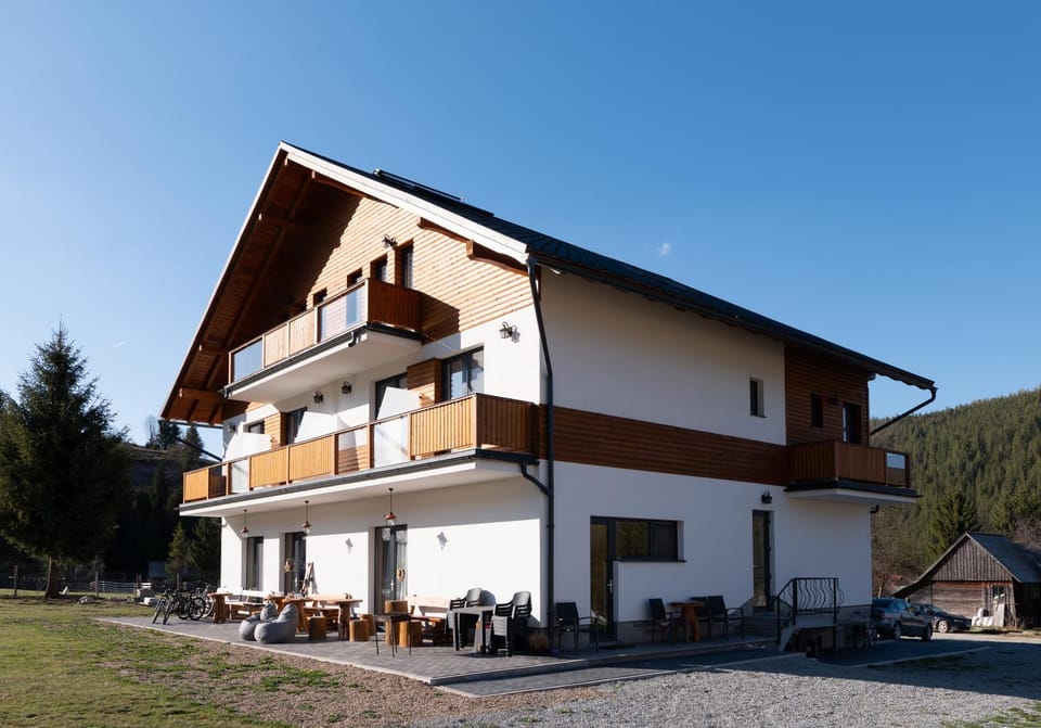 Pensiunea IZBUCUL GALBENEI Bed and Breakfast in Cluj County