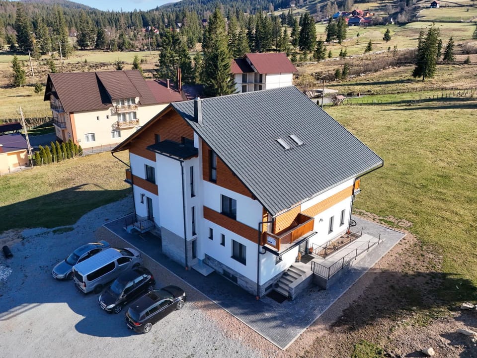 Pensiunea IZBUCUL GALBENEI Bed and Breakfast in Cluj County