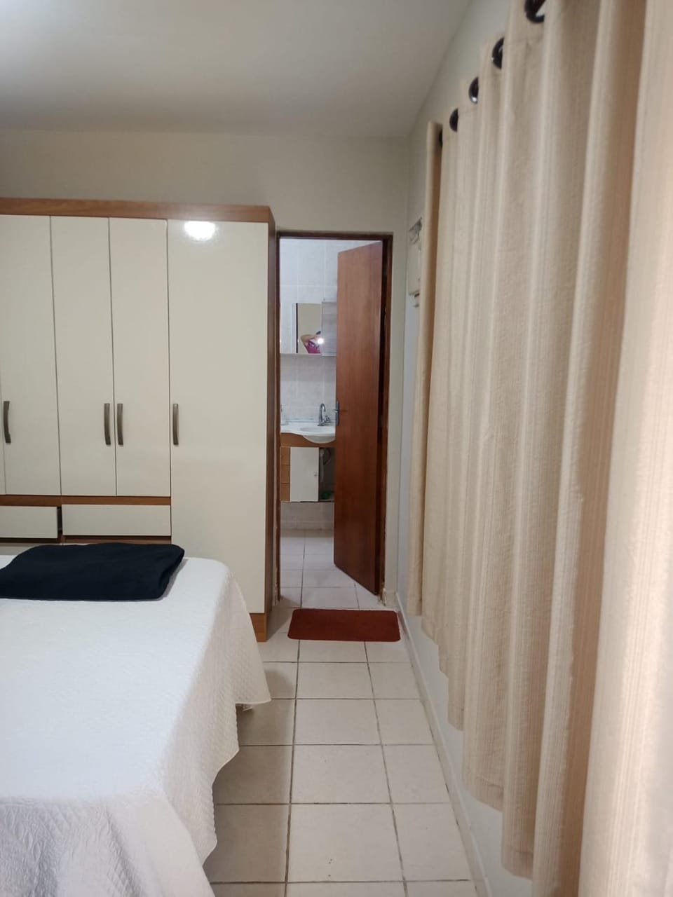Bed, Photo of the whole room, wardrobe