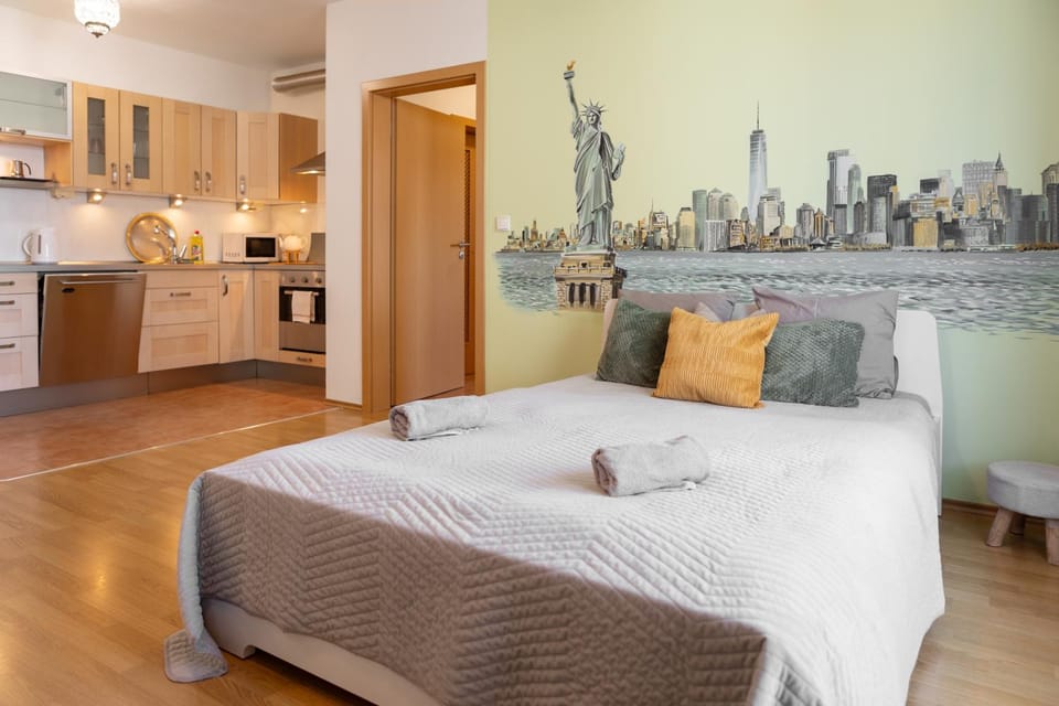 Bed, Kitchen or kitchenette, Photo of the whole room, Bedroom, dishwasher, oven
