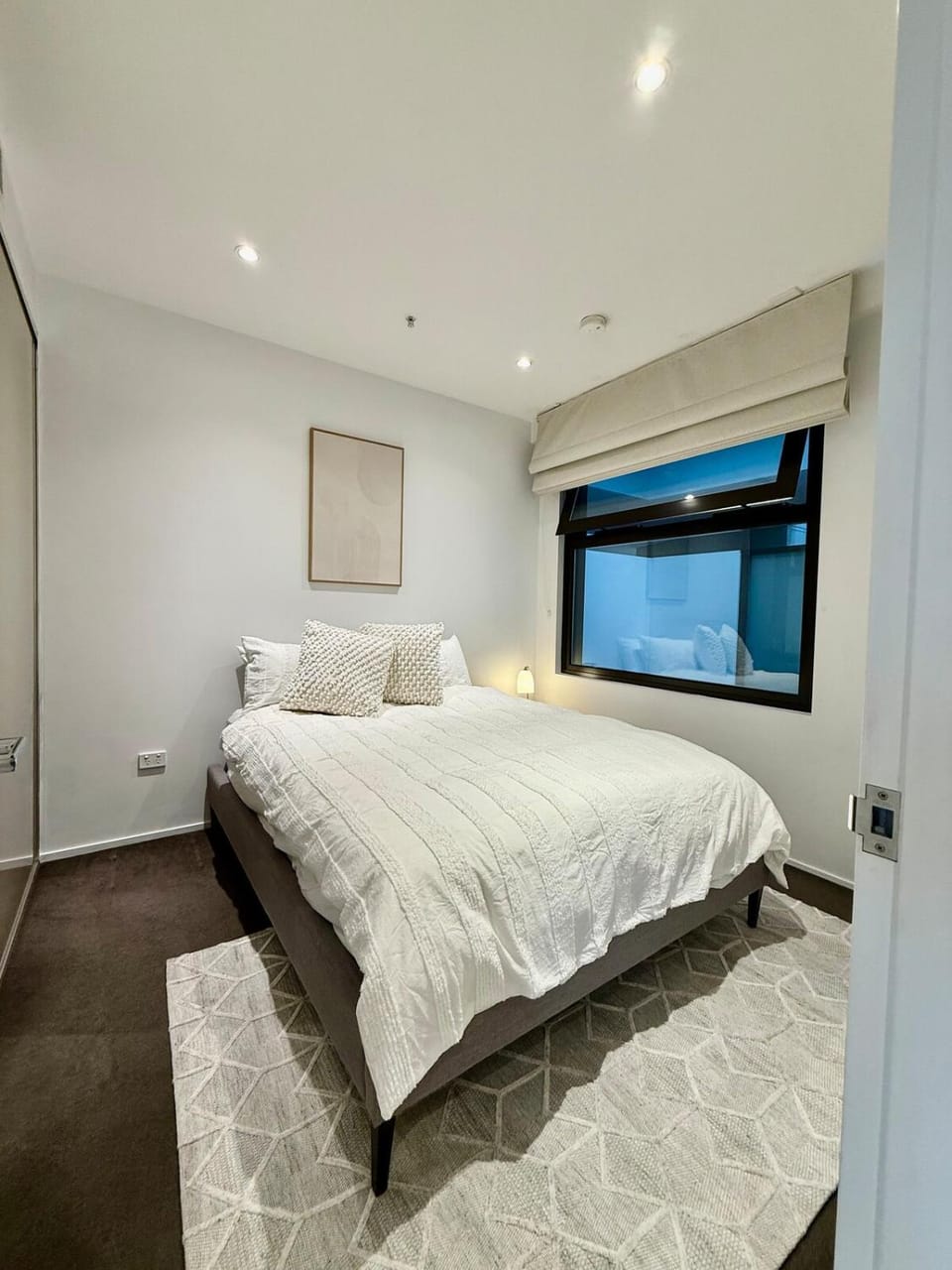City, Airport Train and Roof Pool - Free Parking Apartment in Mascot