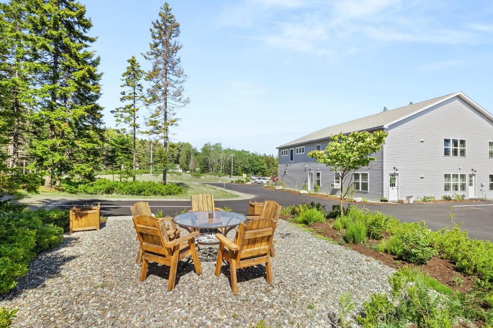 Hidden Acadia - Close to Ocean & Bass Harbor Light Apartment in Southwest Harbor