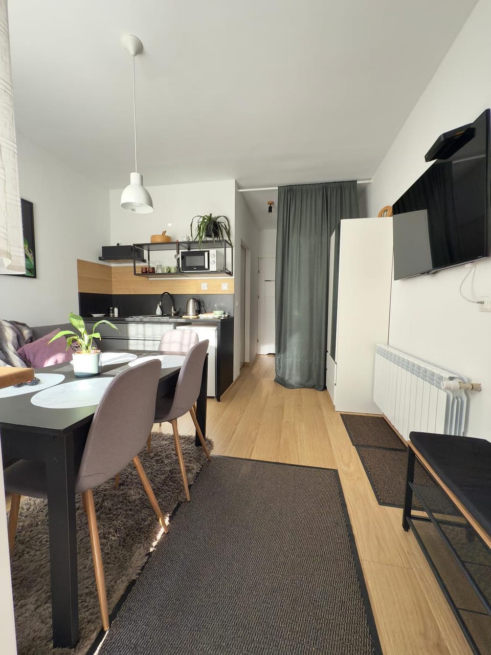 Kitchen or kitchenette, Living room
