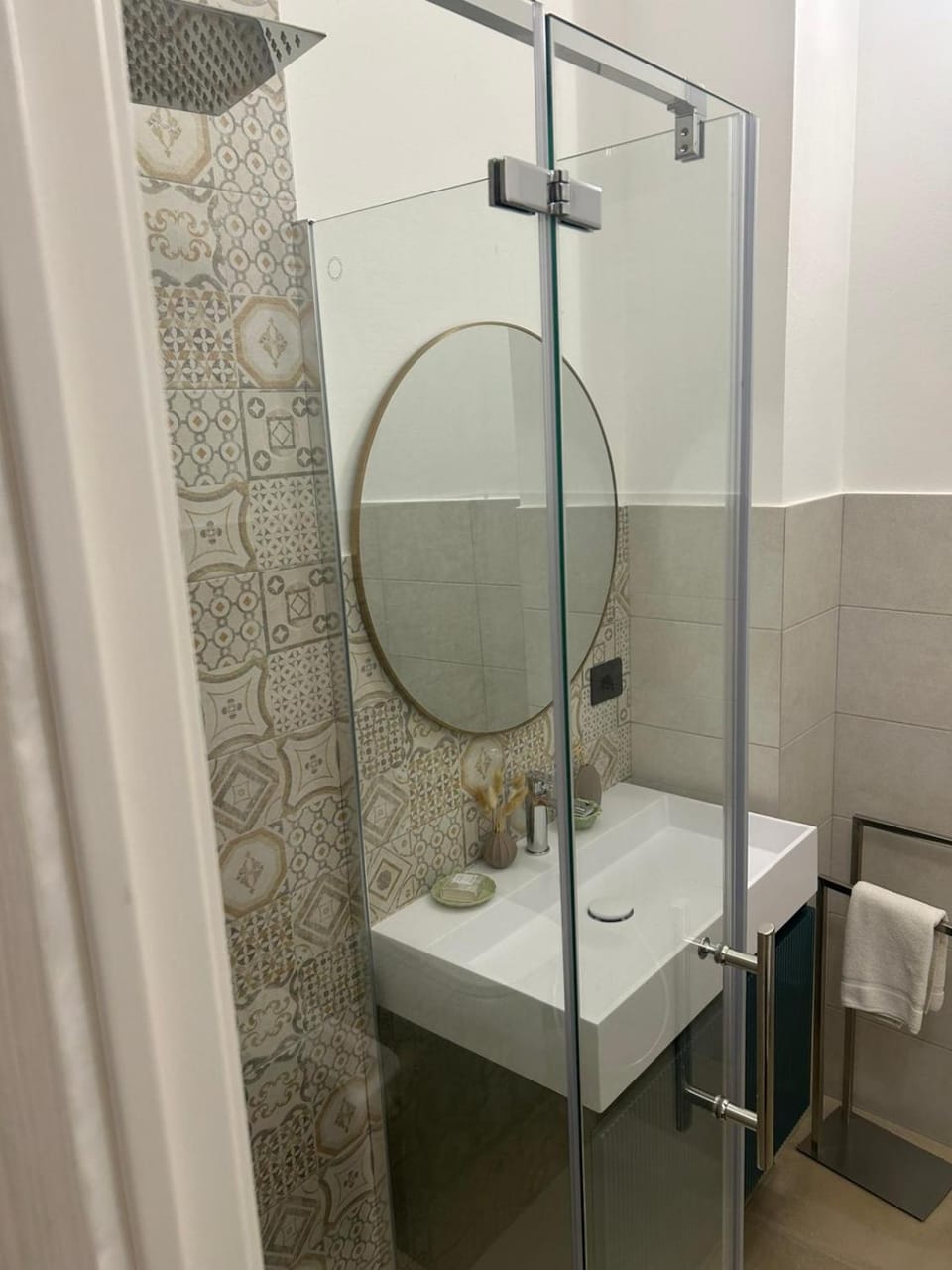 Shower, Bathroom