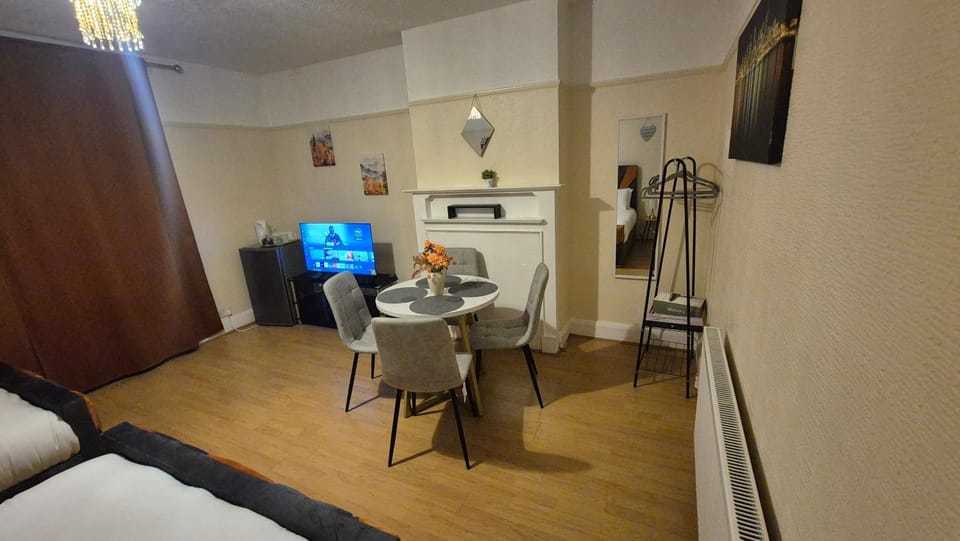 The ultimate group stay Bed and Breakfast in London Borough of Southwark