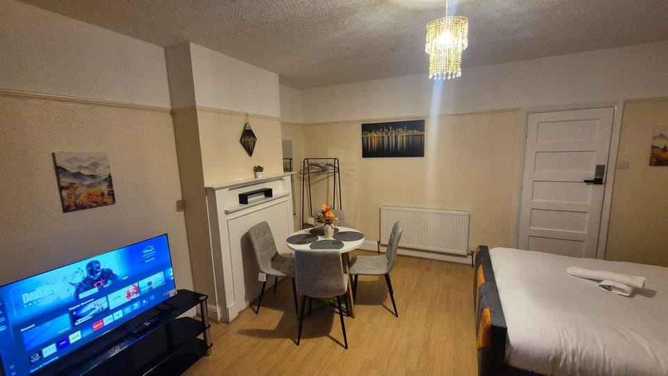The ultimate group stay Bed and Breakfast in London Borough of Southwark