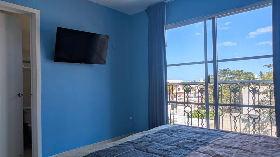 TV and multimedia, Photo of the whole room, Bedroom