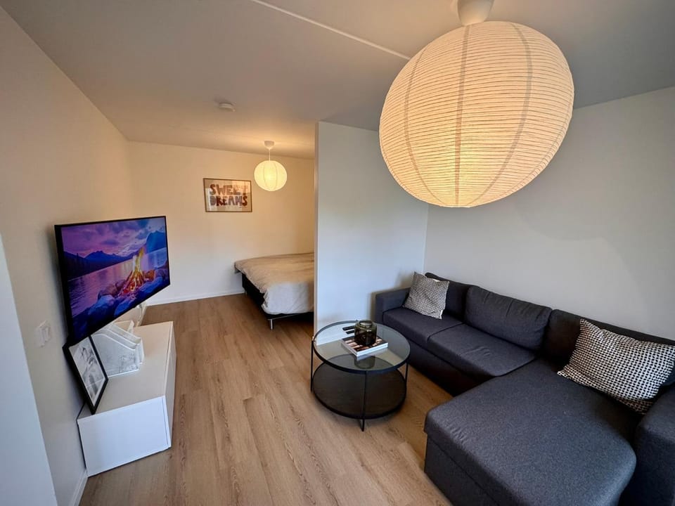 TV and multimedia, Living room, Bedroom