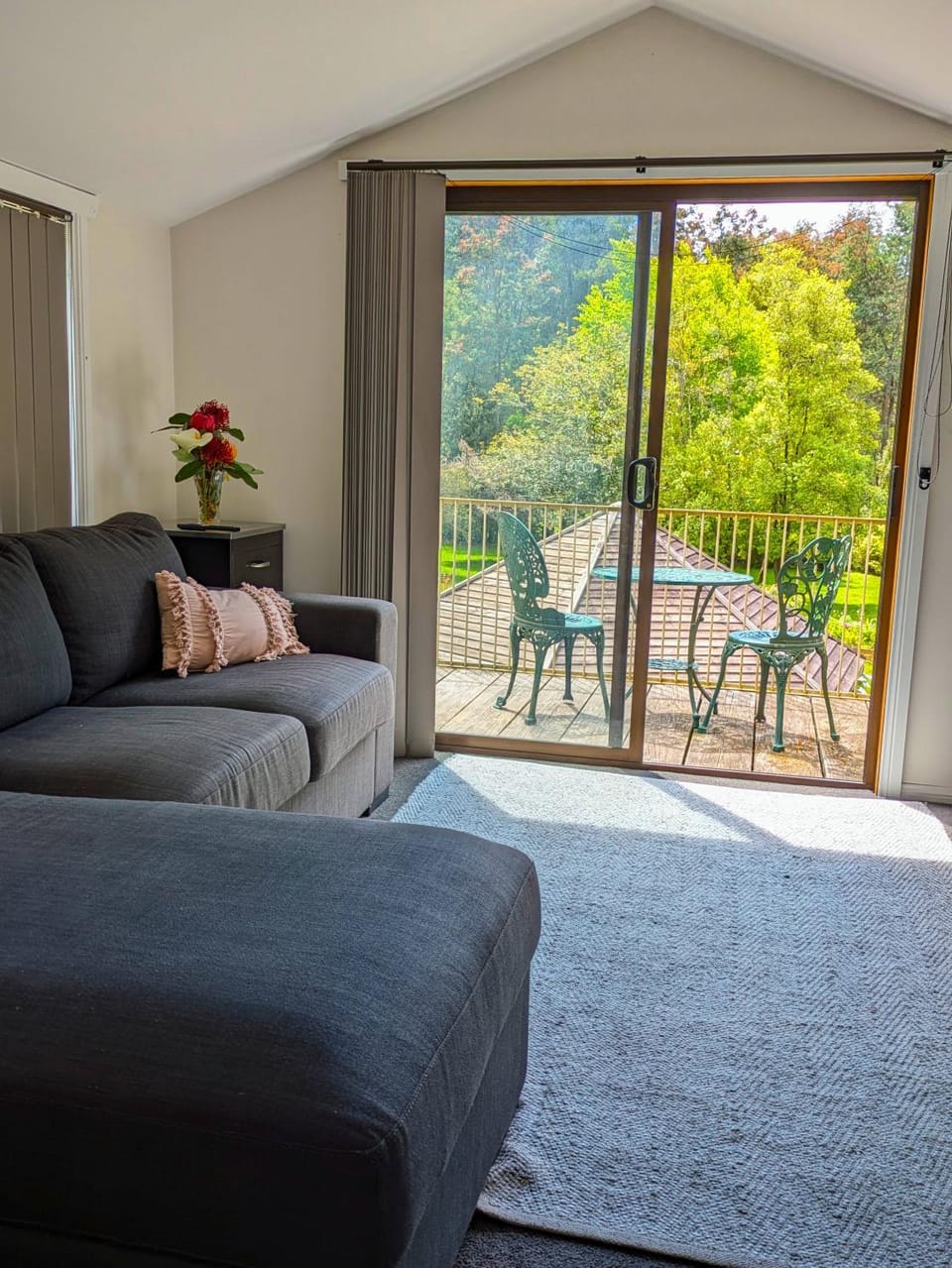 Natural landscape, Balcony/Terrace, Seating area, Garden view