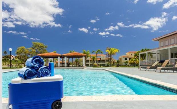 Swimming pool, Swimming pool