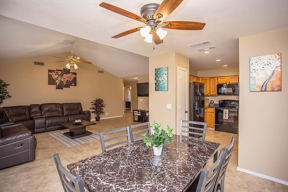 Final Four! 2 Minutes From Stadium 3bedroom home House in Glendale