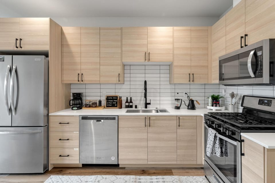 Coffee/tea facilities, Kitchen or kitchenette, dishwasher, oven, stove, toaster