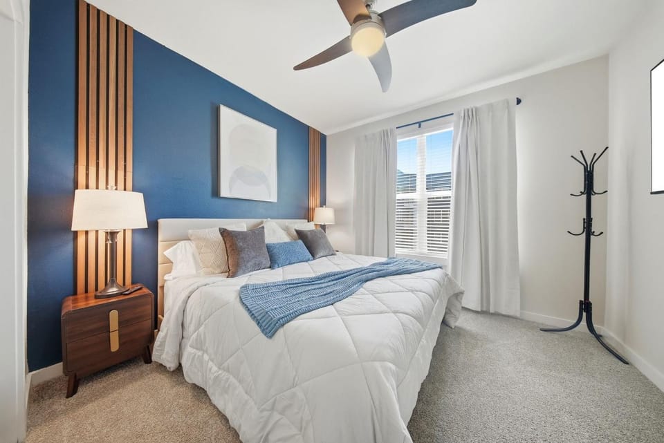 Modern 2BR w Pool Pet-Friendly Unit #18 Apartment in Tampa