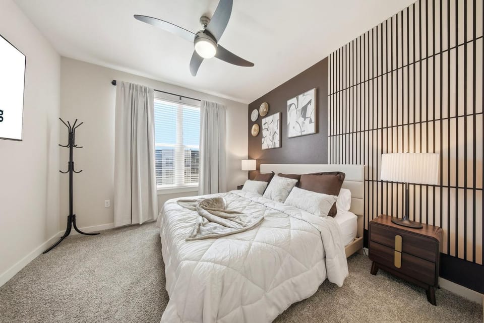 Modern 2BR w Pool Pet-Friendly Unit #19 Apartment in Tampa