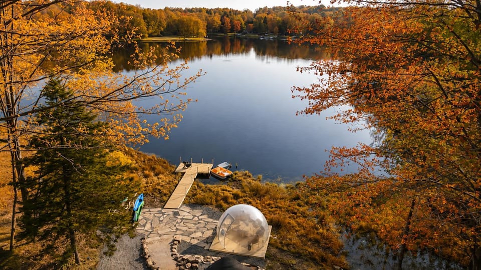 Patio, Natural landscape, View (from property/room), Seating area, Autumn, Lake view