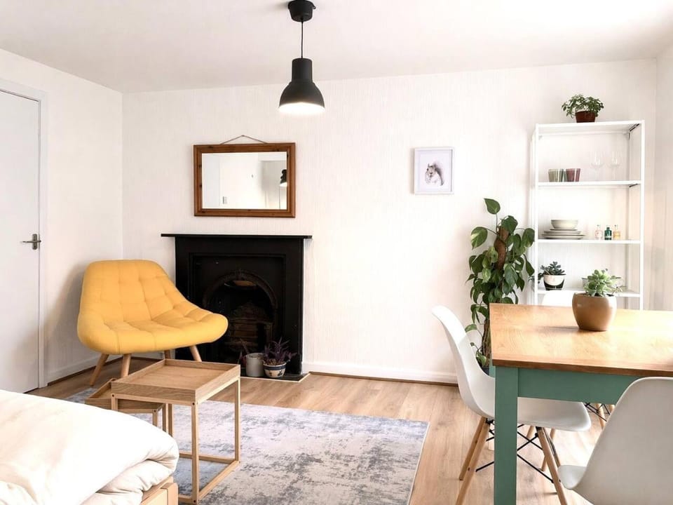 Stylish Central Brighton Two Bedroom Family Apartment - Walk to Beach Apartment in Hove