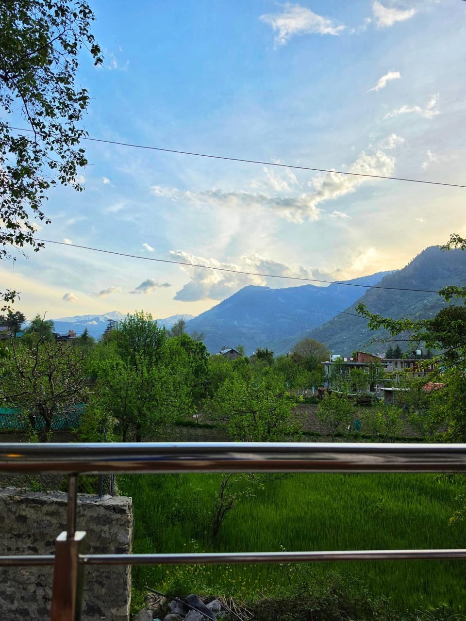 Hi Strangers Stay Manali Hostel in Himachal Pradesh