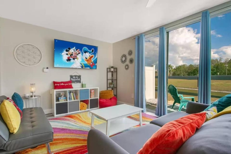 Communal lounge/ TV room, TV and multimedia, Living room, Seating area