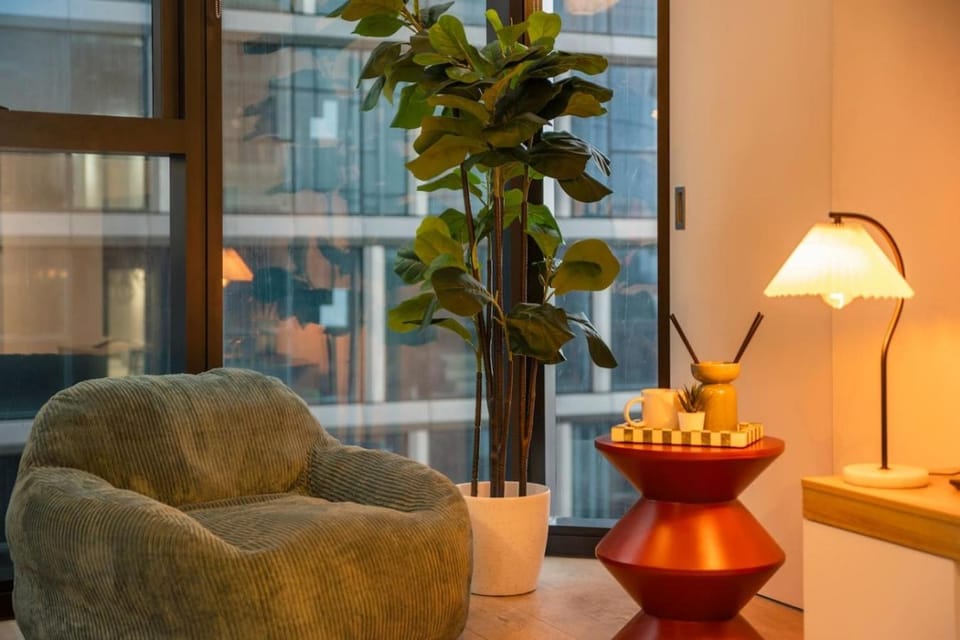 Pinterest Inspired Getaway Rooftop Pool, Gym & Spa Apartment in Southbank