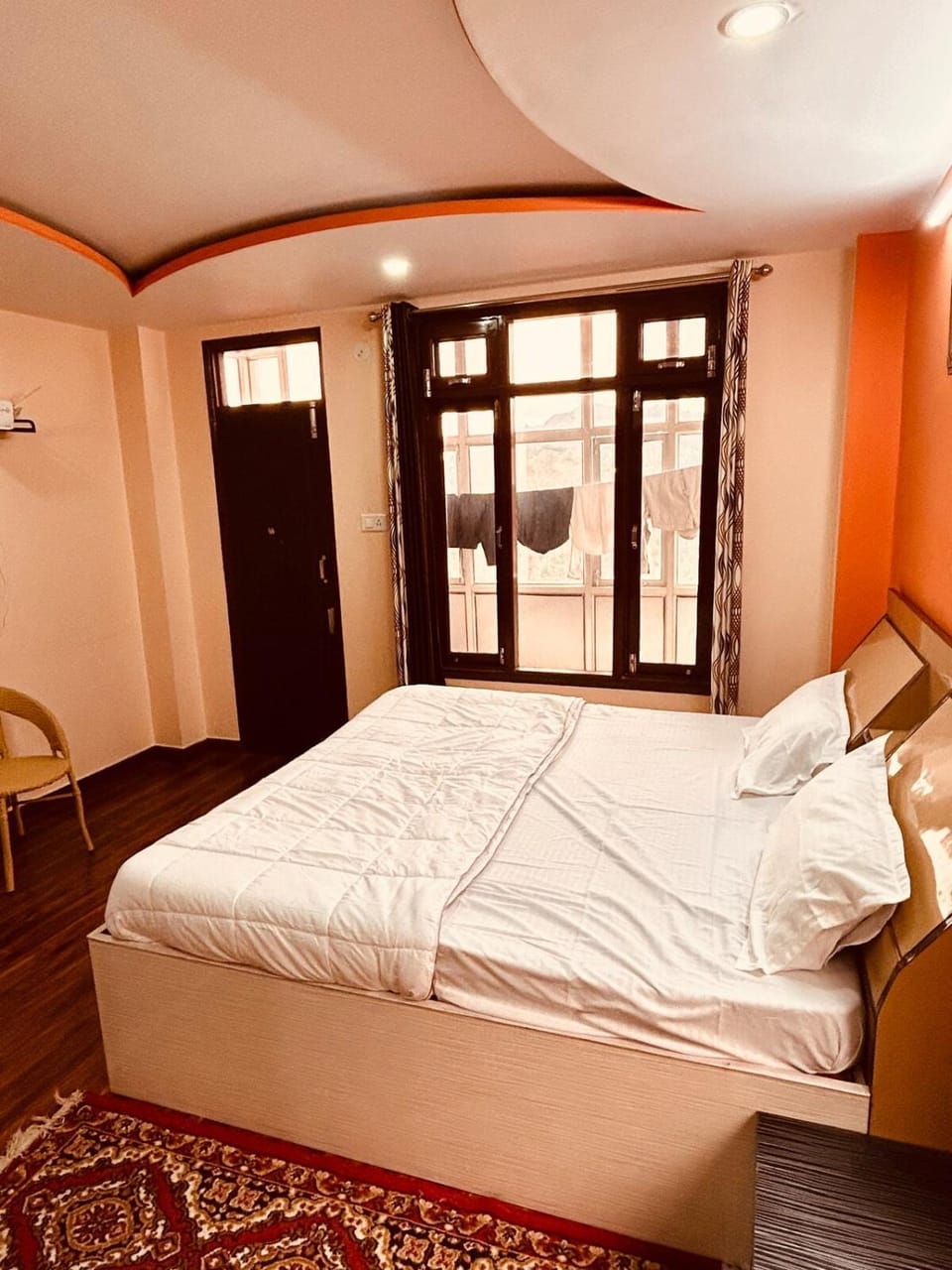 Family 2BHK with Beautiful Mountain's View Shimla Apartment in Shimla