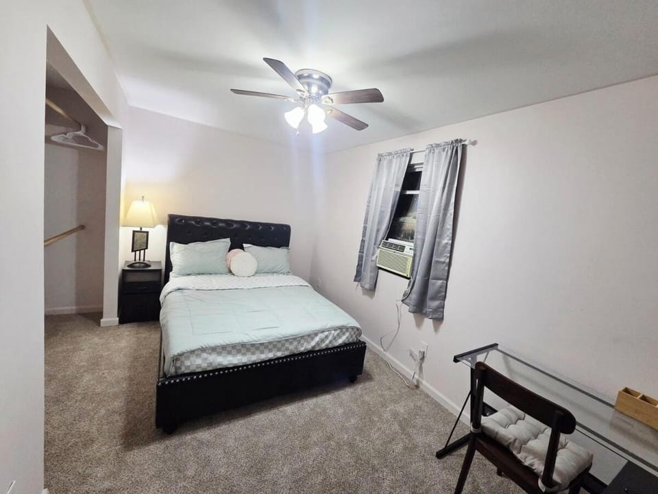 Cozy Houston Retreat Near Galleria-2BR House in Houston