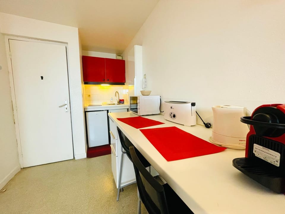 Coffee/tea facilities, Kitchen or kitchenette