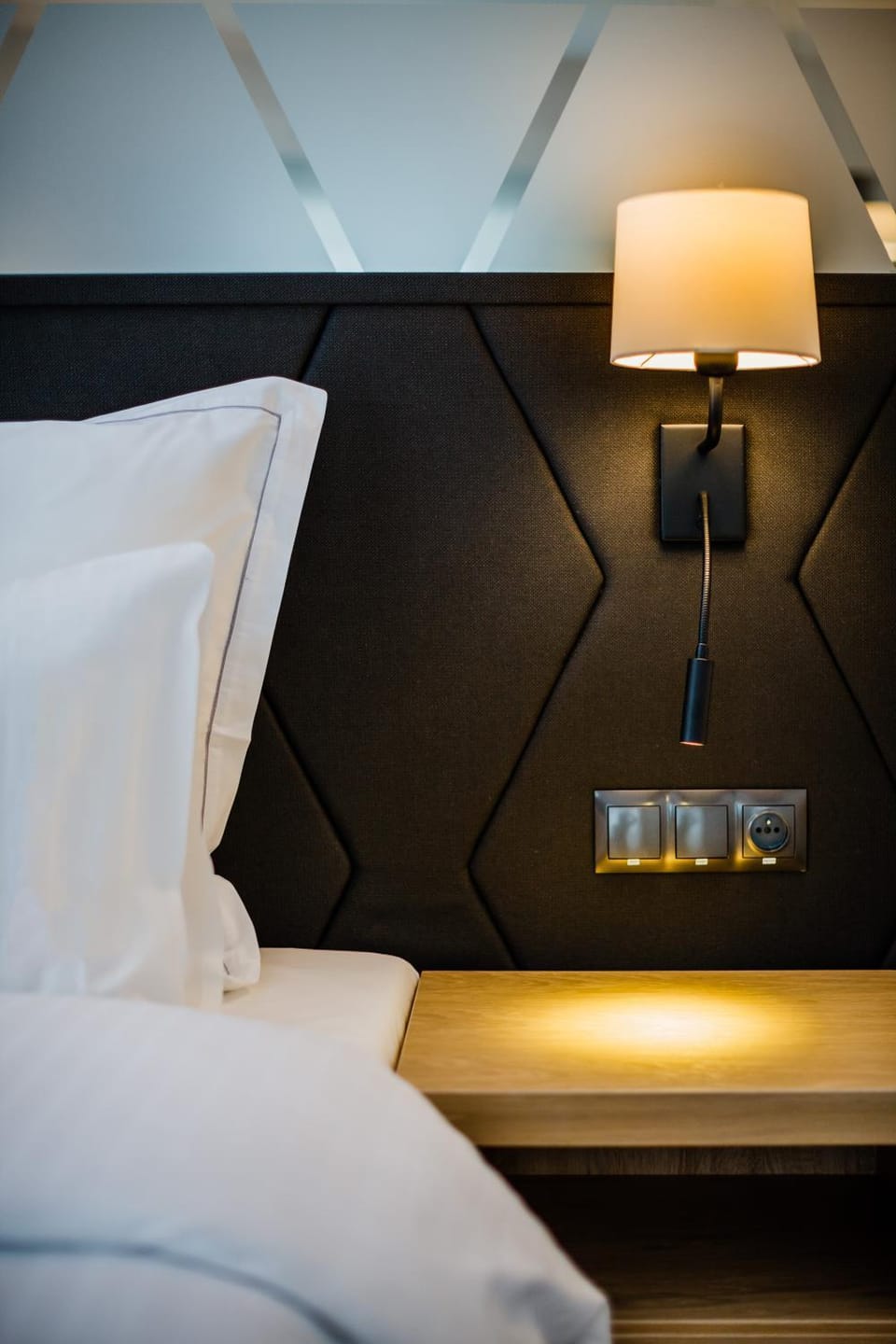 Bed, Photo of the whole room, Decorative detail