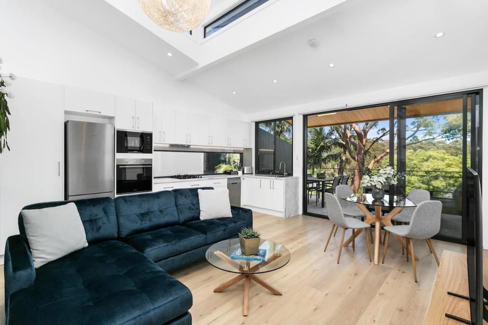 Cremorne comfort - Sunlit terrace with leafy views - TOB14 Apartment in Sydney