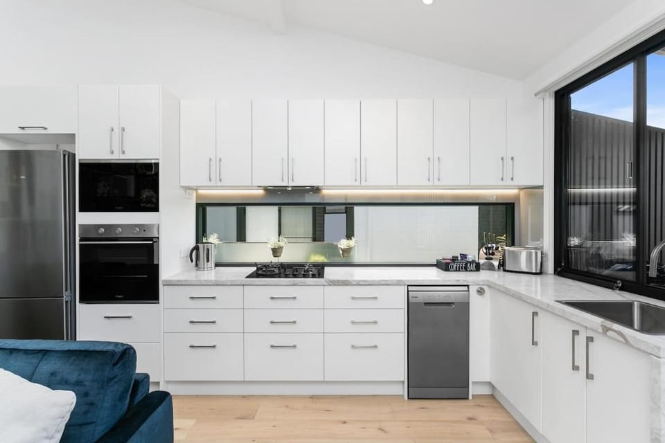 Cremorne comfort - Sunlit terrace with leafy views - TOB14 Apartment in Sydney