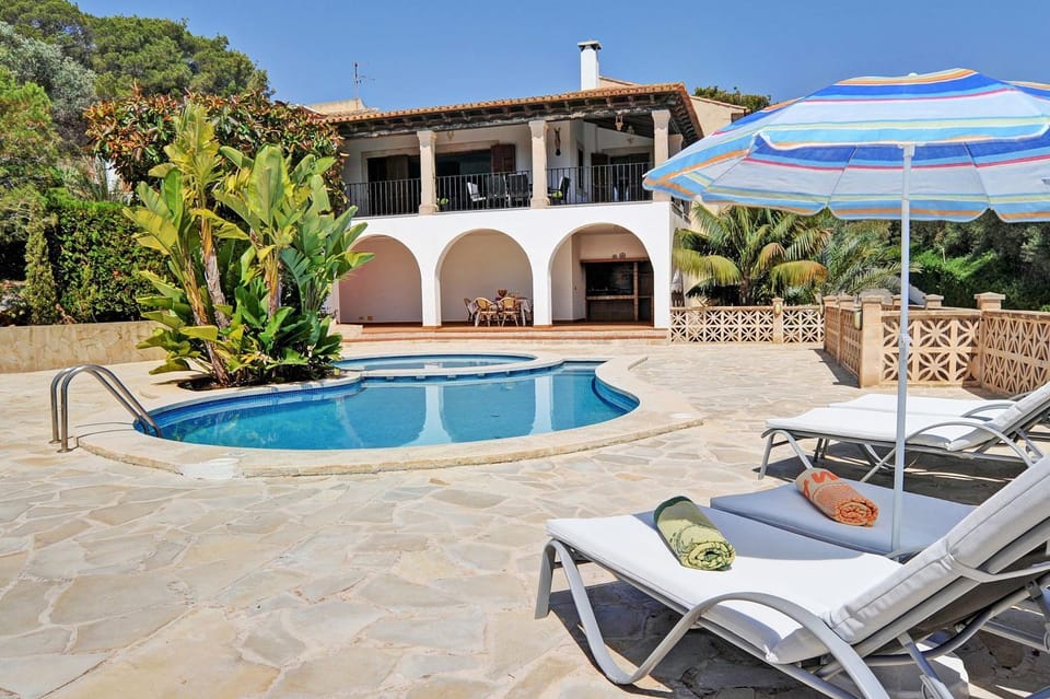 Property building, Swimming pool, Swimming pool