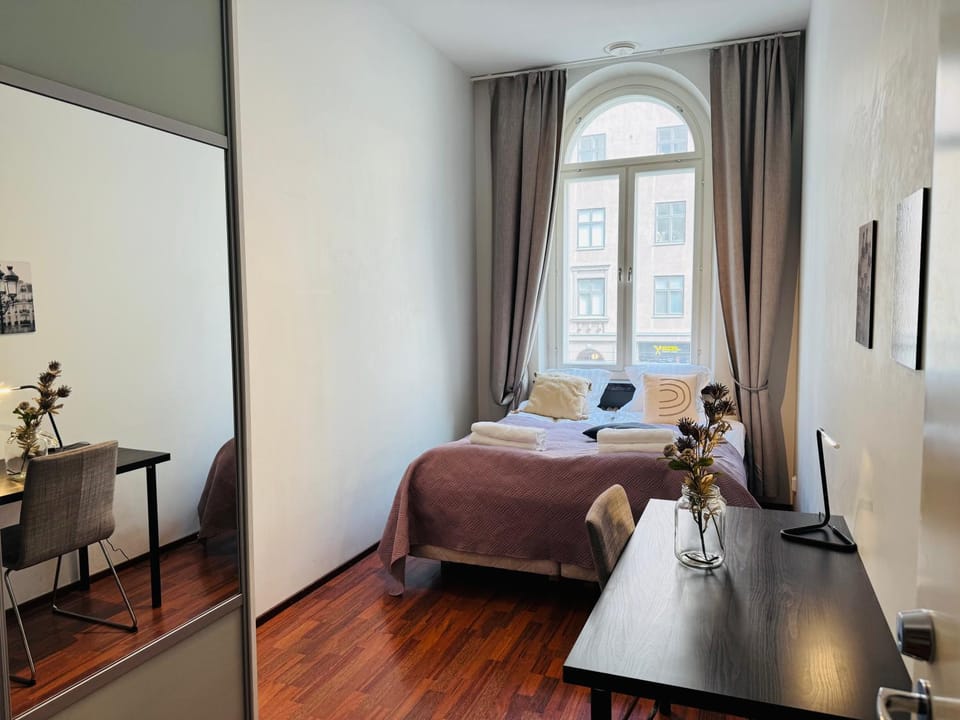 Bed, Living room, Photo of the whole room, Bedroom