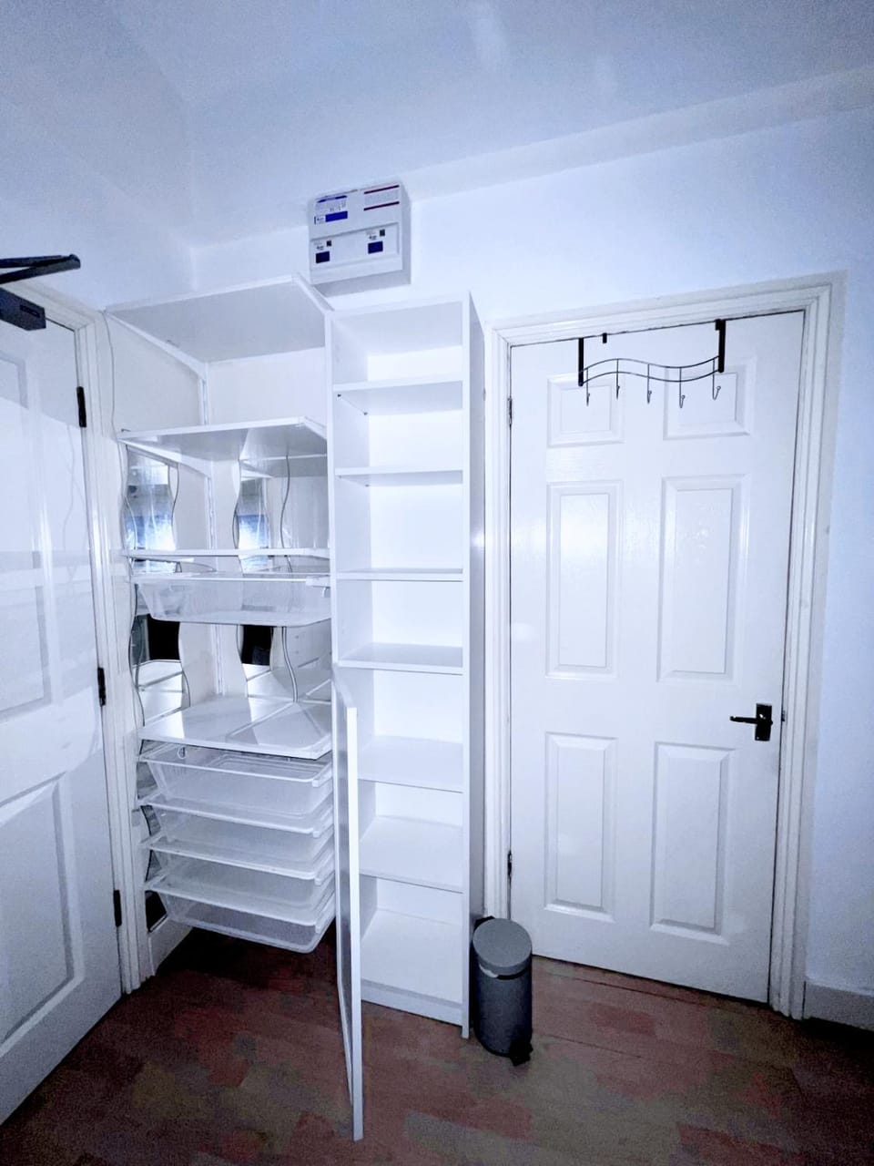Entire private period studio flat in city center quiet 2mins to Pimlico tube Apartment in City of Westminster