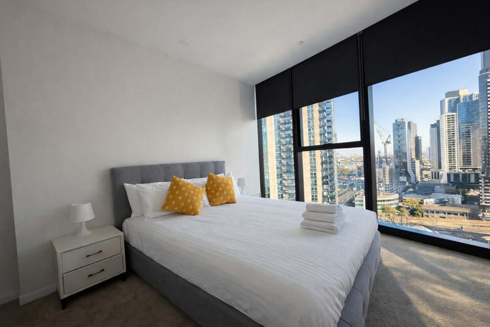 Skyline Stays Southbank Rooftop Pool Apt Apartment in Southbank