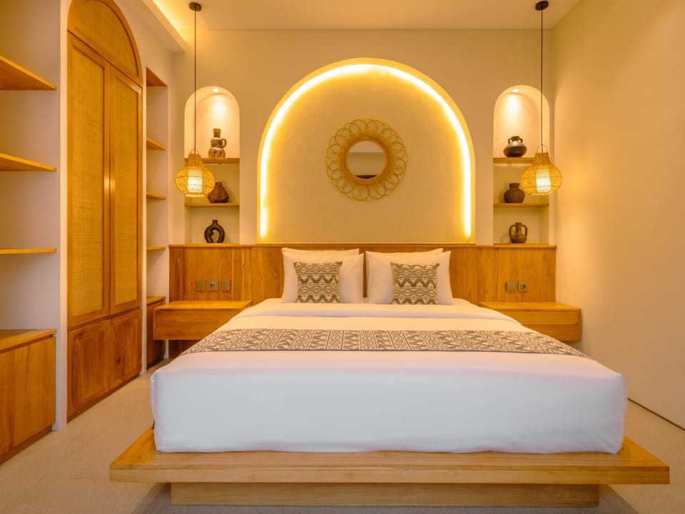 Photo of the whole room, Bedroom
