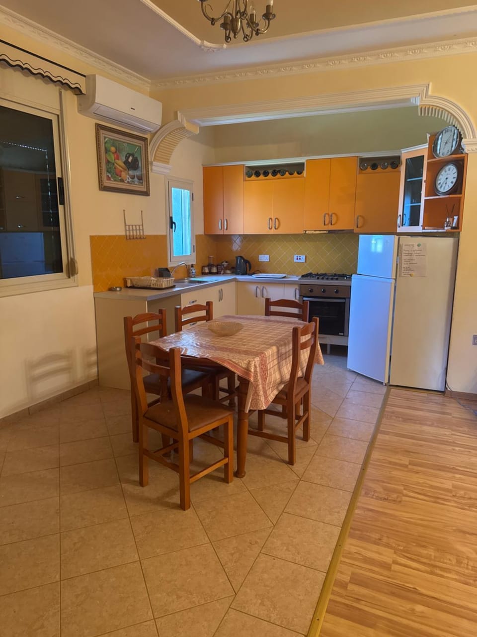 Villa 24 maj cole vlore House in Vlorë