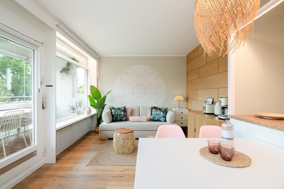 Living room, Dining area, Food, Food