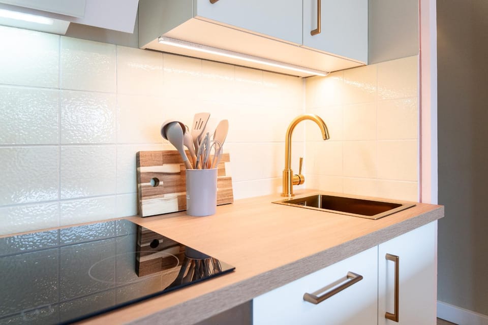Kitchen or kitchenette, stove, stove, kitchen, kitchen