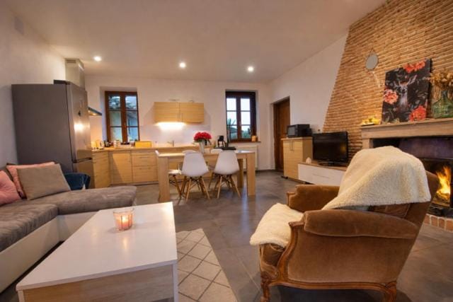 Les Pétillières House in Auvergne-Rhône-Alpes