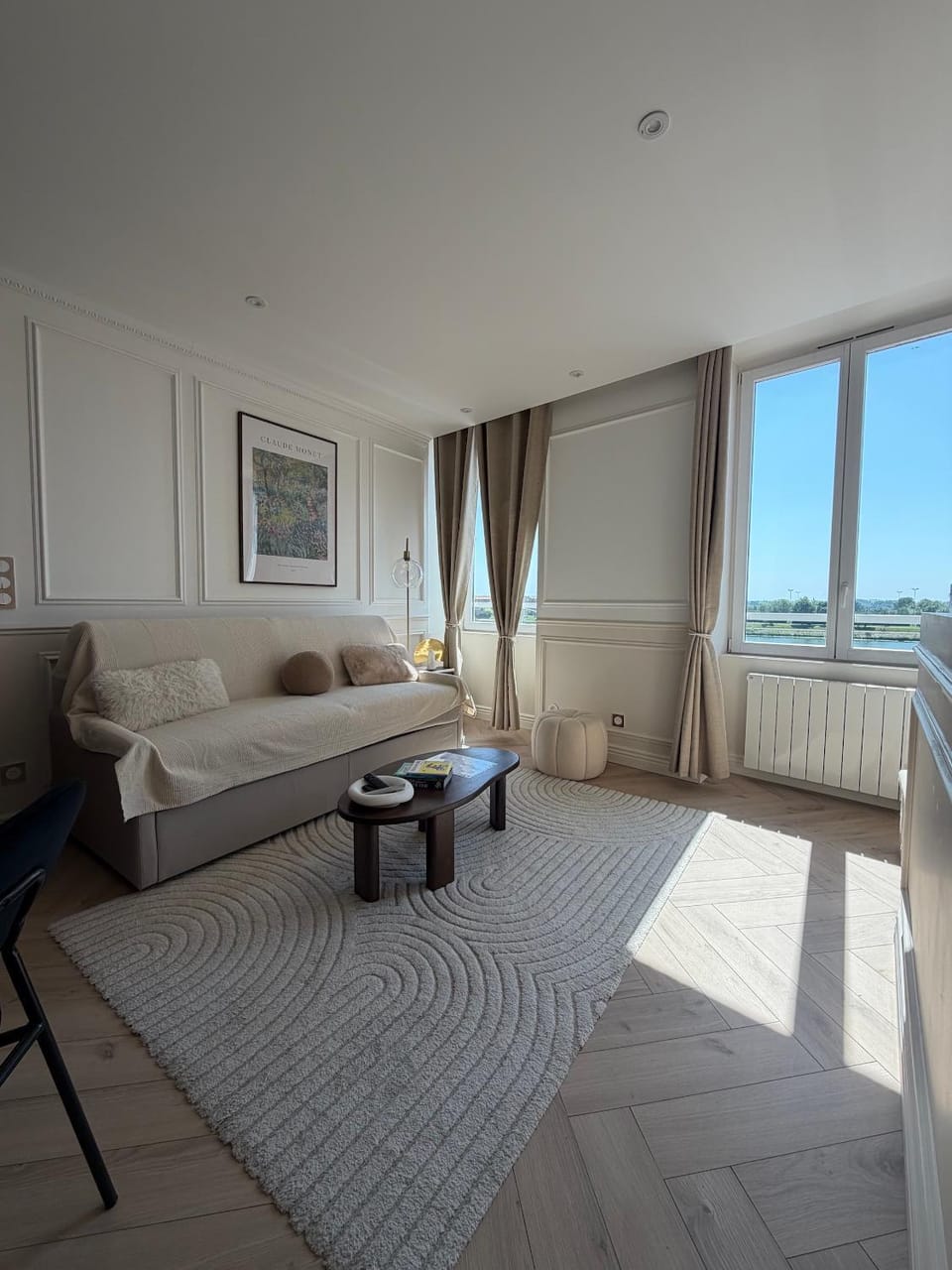 Communal lounge/ TV room, View (from property/room), Living room, River view