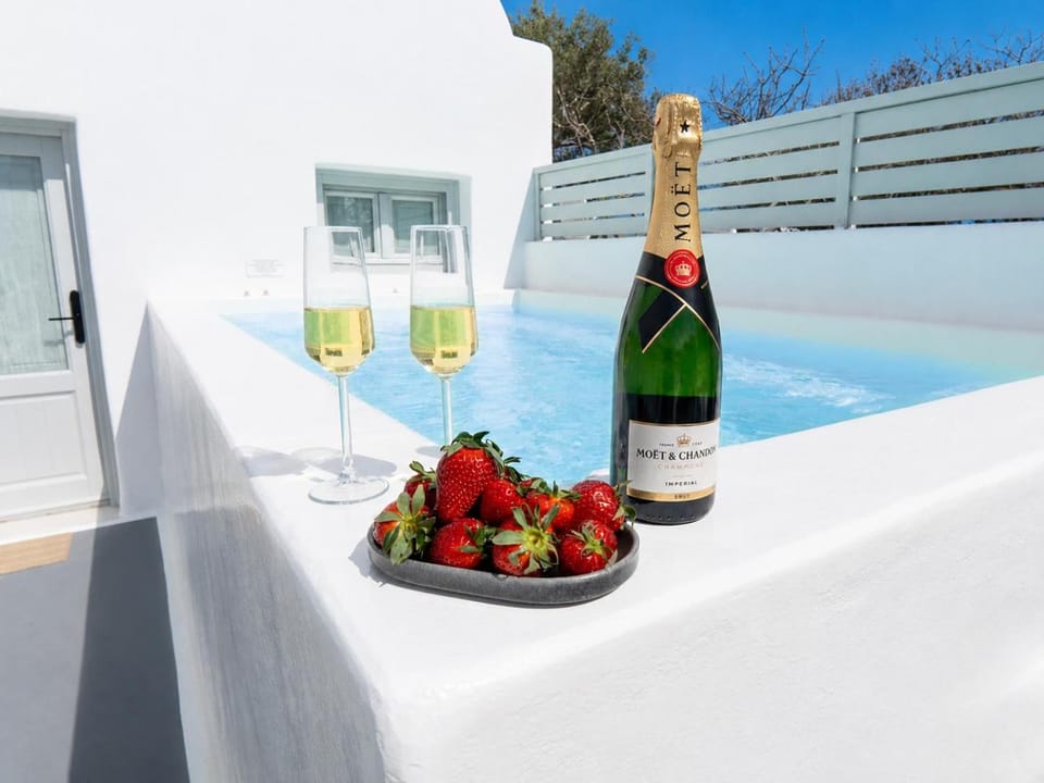 Swimming pool, Alcoholic drinks
