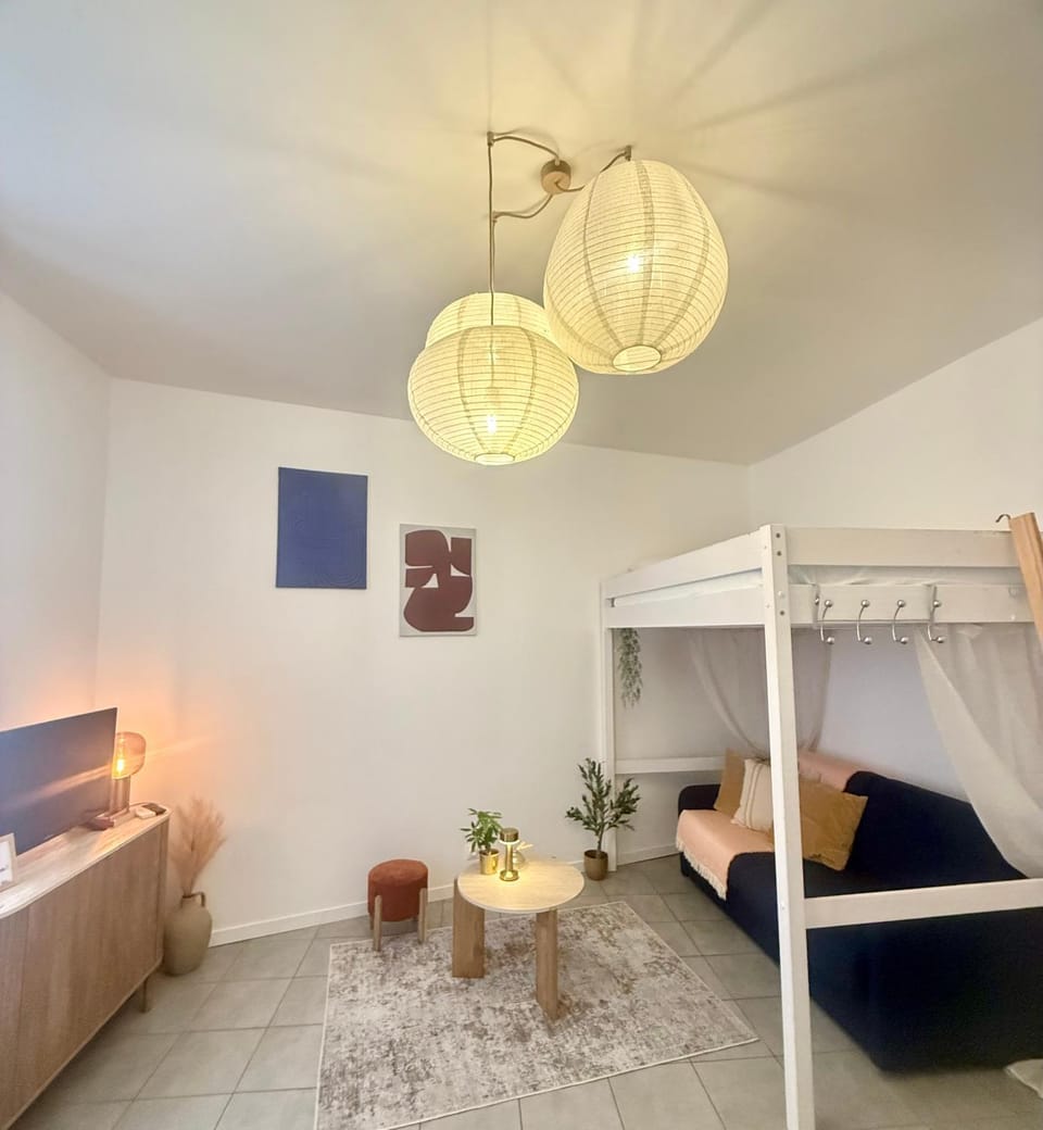 Bedroom, bunk bed