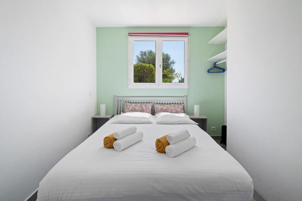 Le Petit Mas 2-bedroom house with shared pool House in Nice