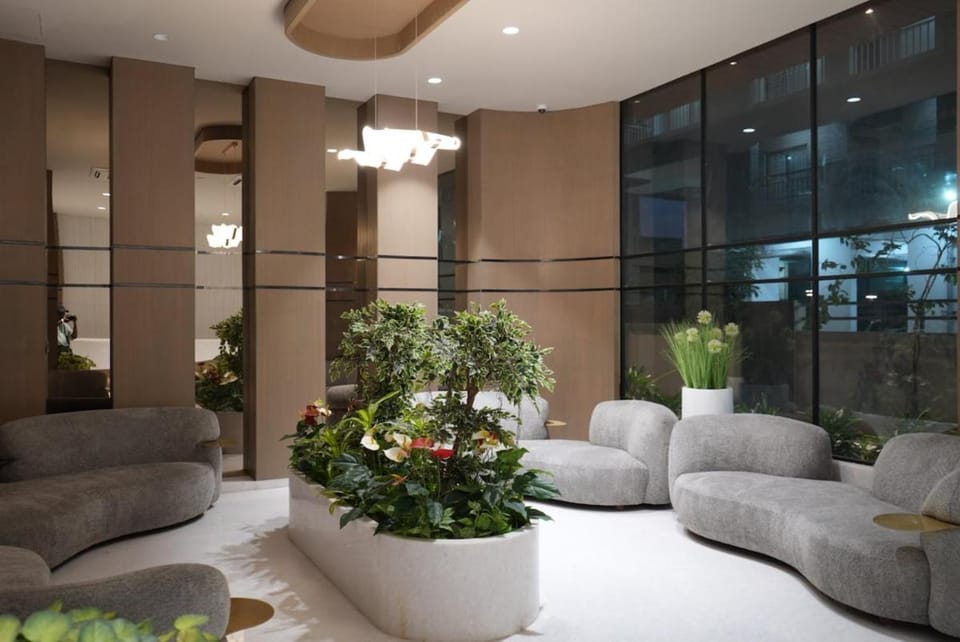 AeroLuxe Suite 5 min from Airport Premium Studio Apartment in Pune
